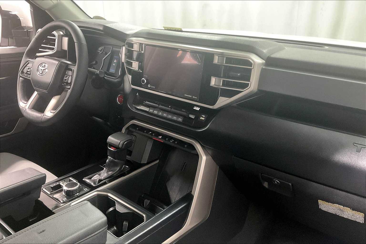2024 Toyota Tundra SR5 - Photo 14