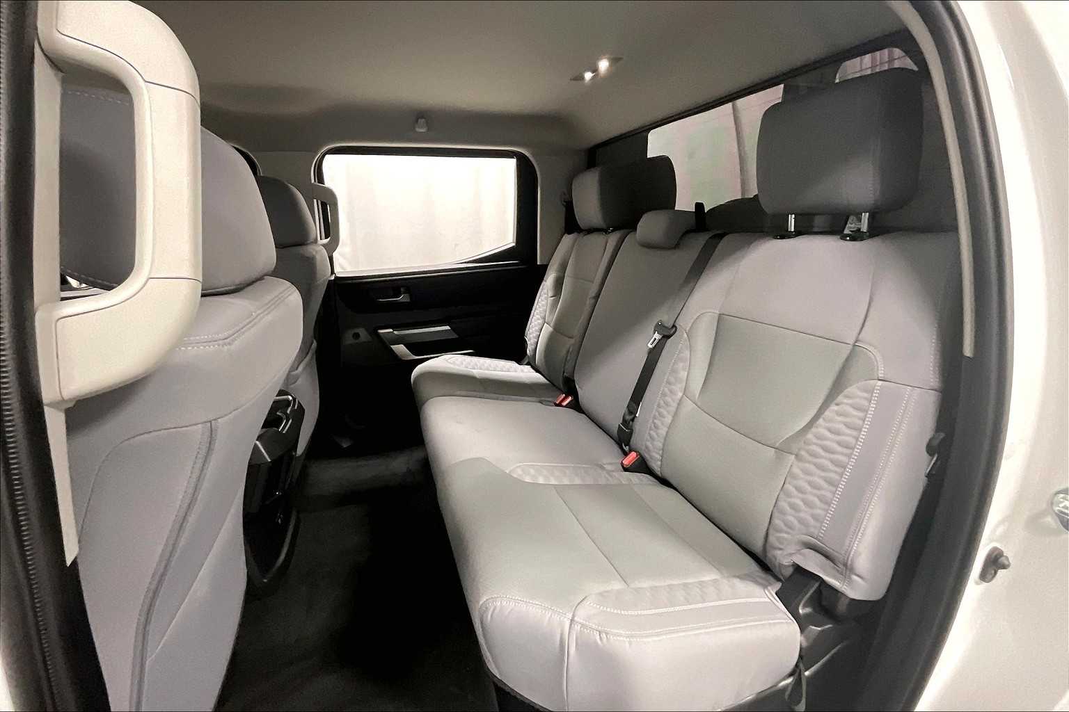 2024 Toyota Tundra SR5 - Photo 15