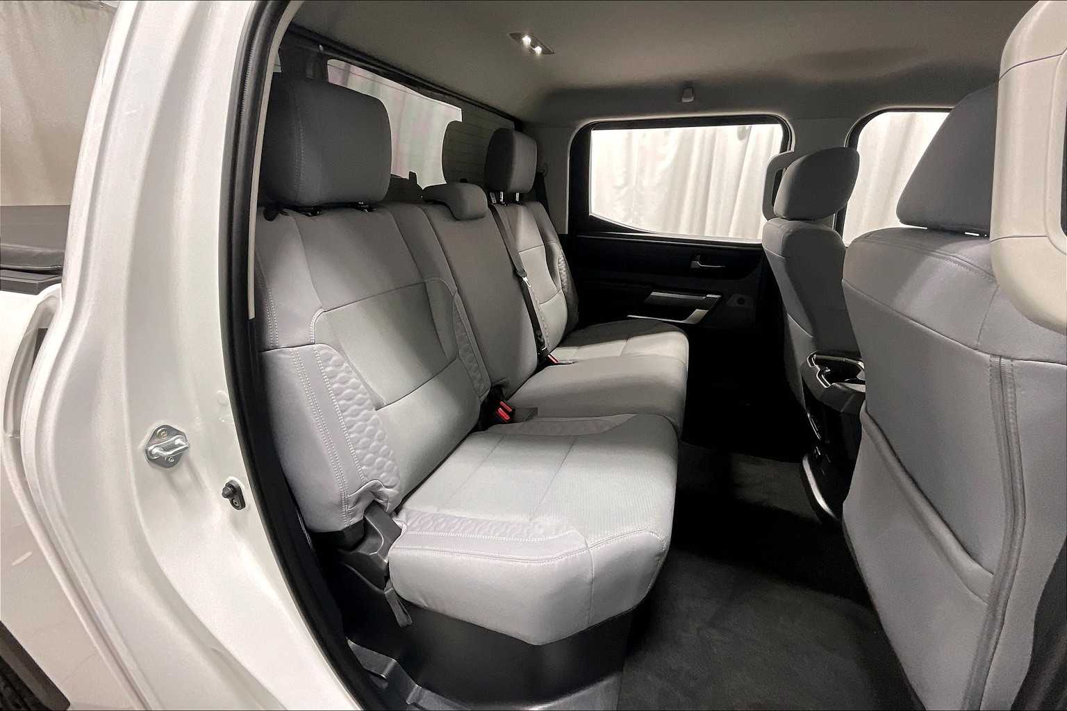 2024 Toyota Tundra SR5 - Photo 16