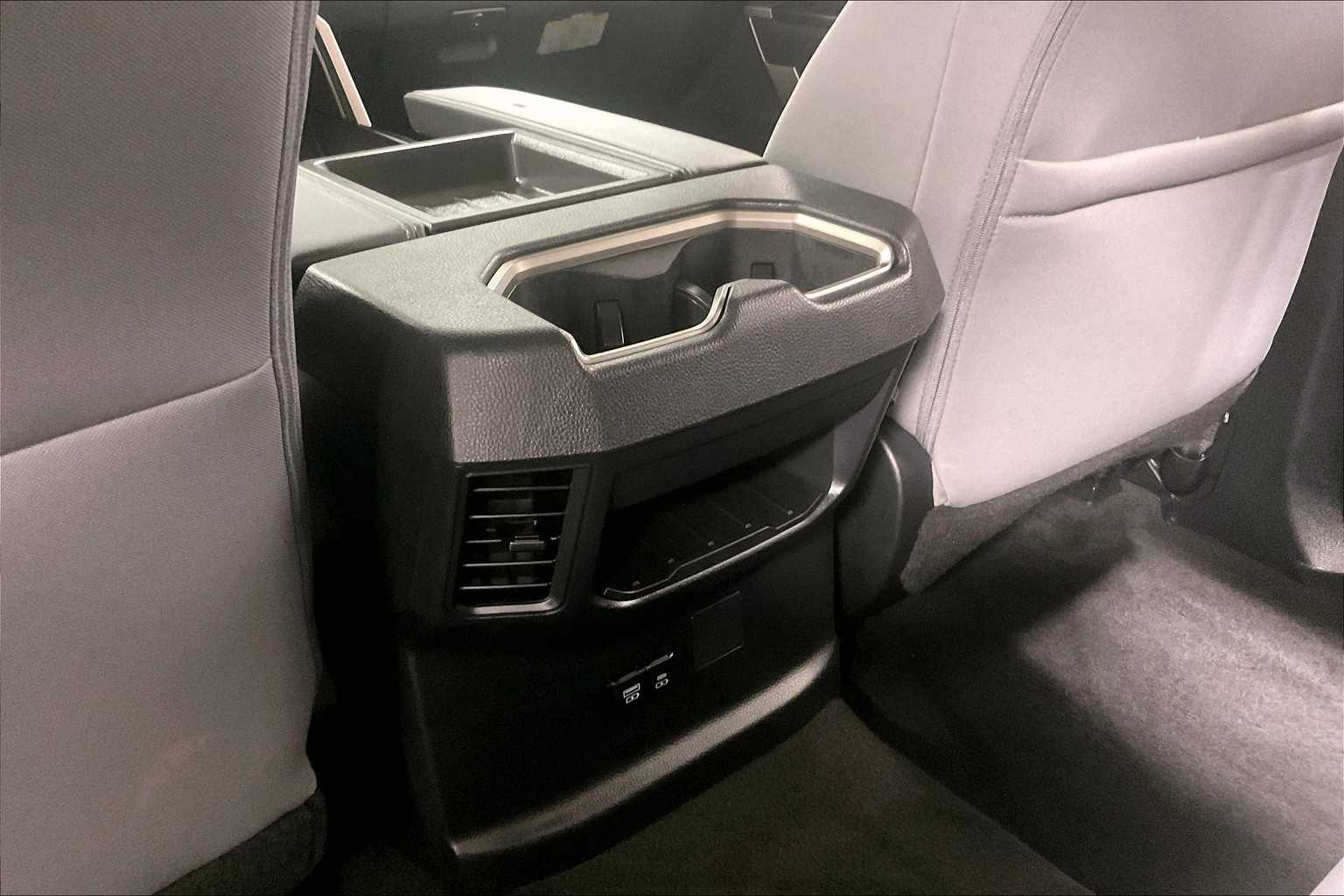 2024 Toyota Tundra SR5 - Photo 27