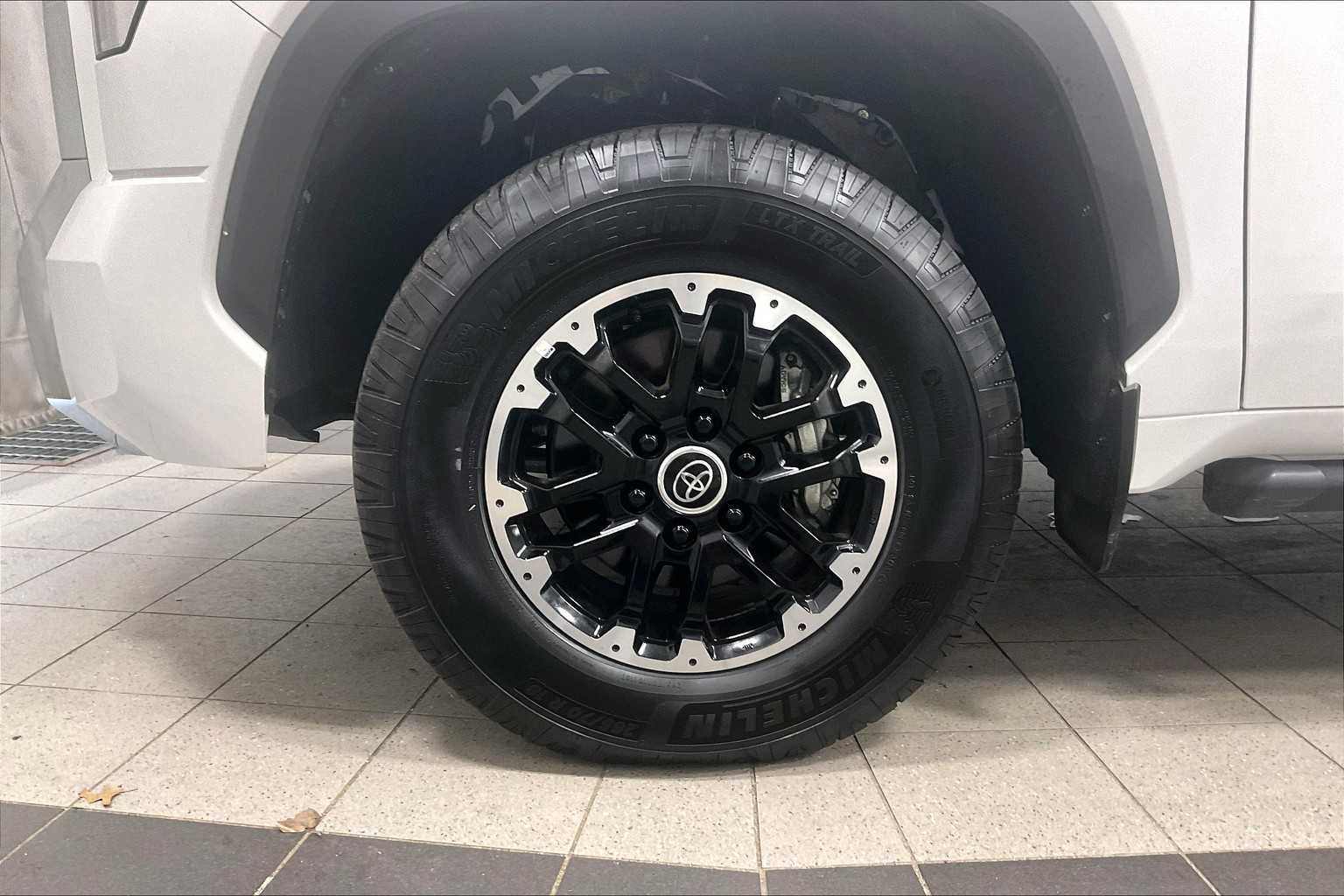 2024 Toyota Tundra SR5 - Photo 7