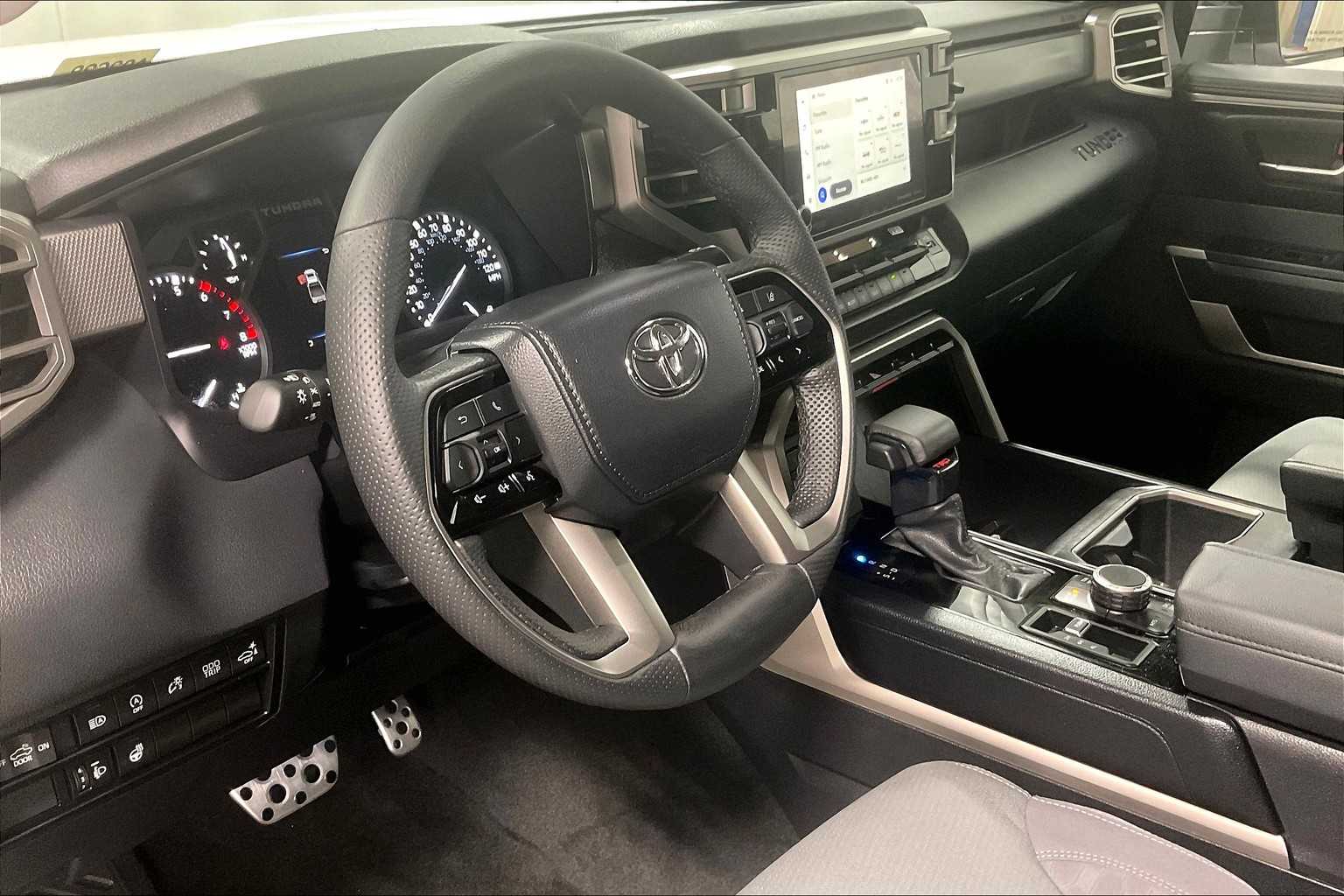 2024 Toyota Tundra SR5 - Photo 8