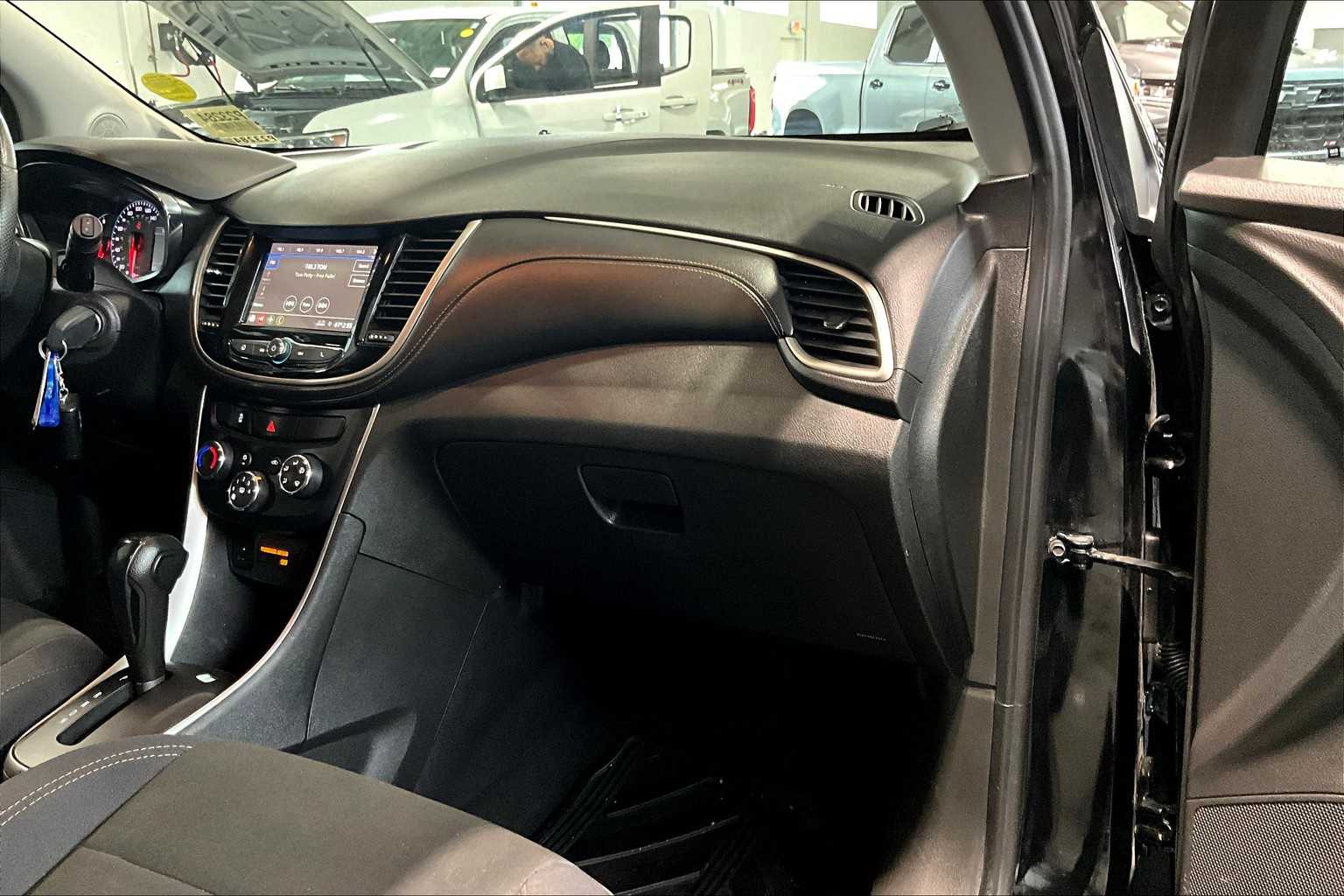 2019 Chevrolet Trax LS - Photo 13