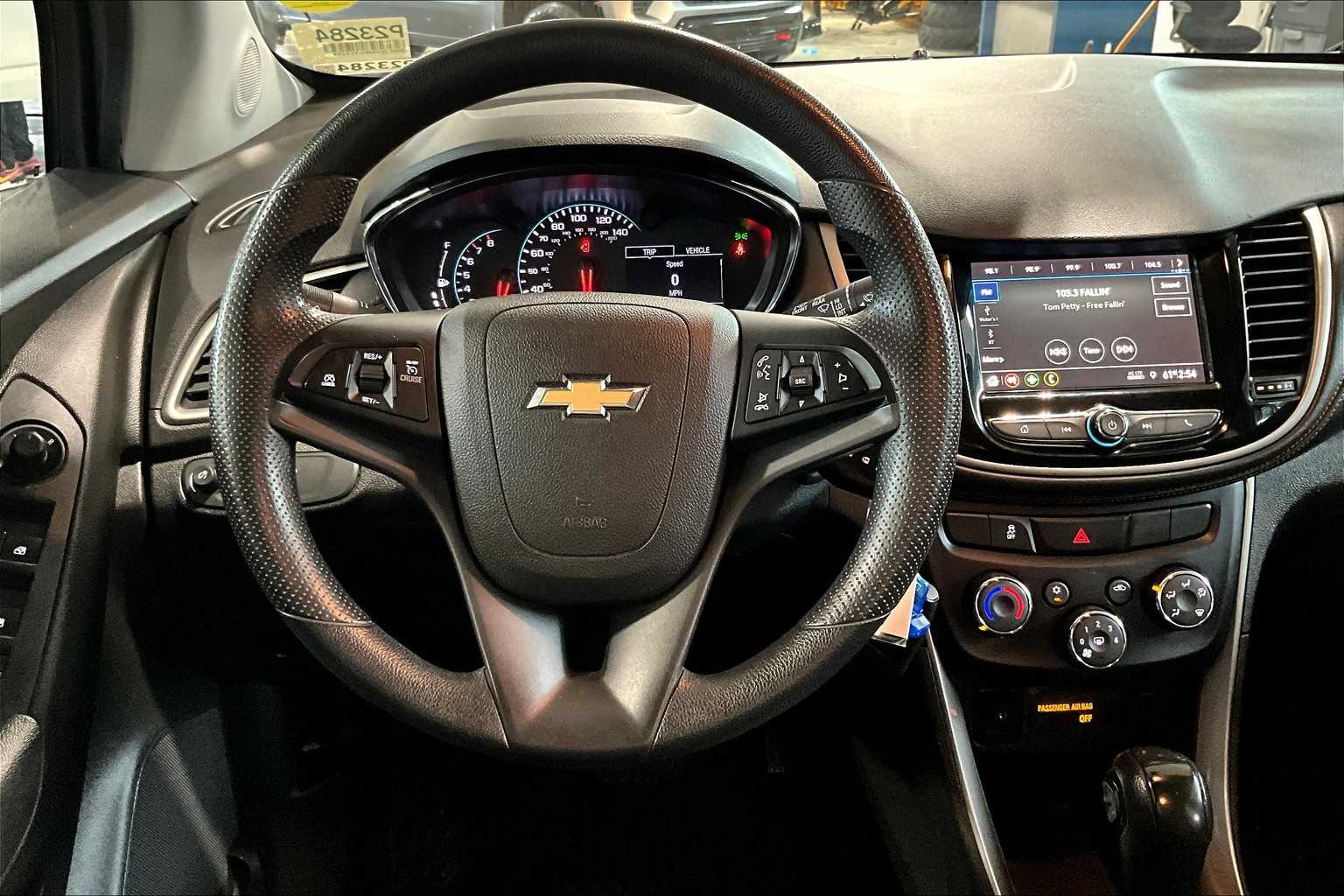 2019 Chevrolet Trax LS - Photo 17