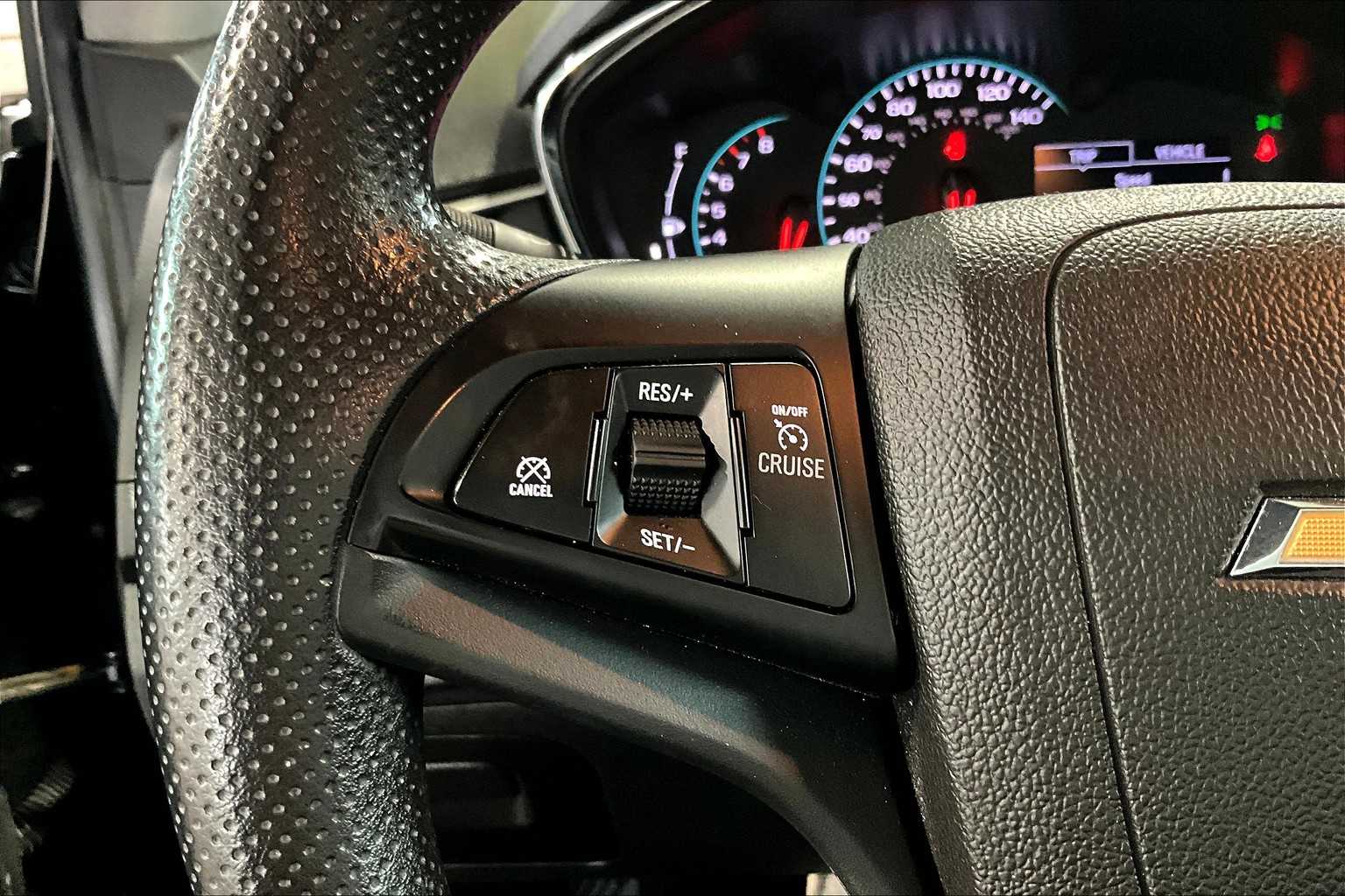 2019 Chevrolet Trax LS - Photo 22