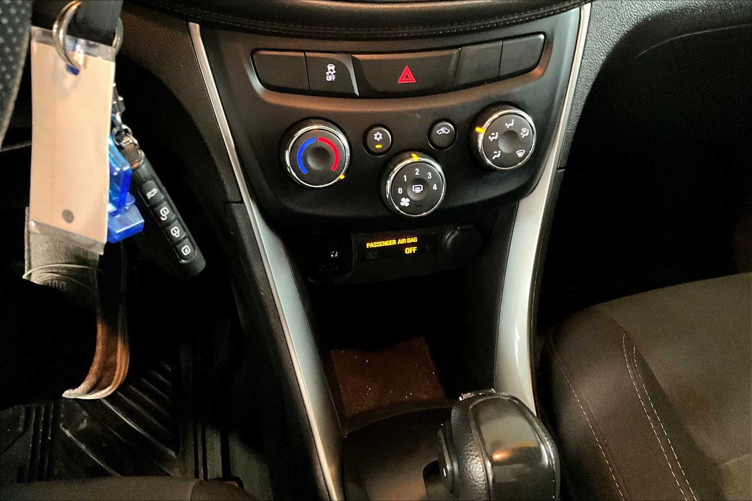 2019 Chevrolet Trax LS - Photo 25