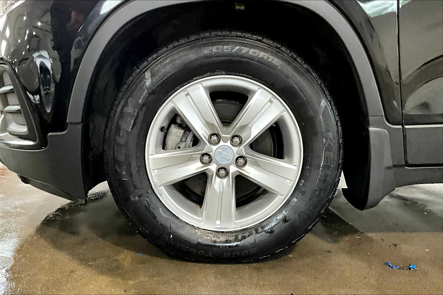 2019 Chevrolet Trax LS - Photo 7