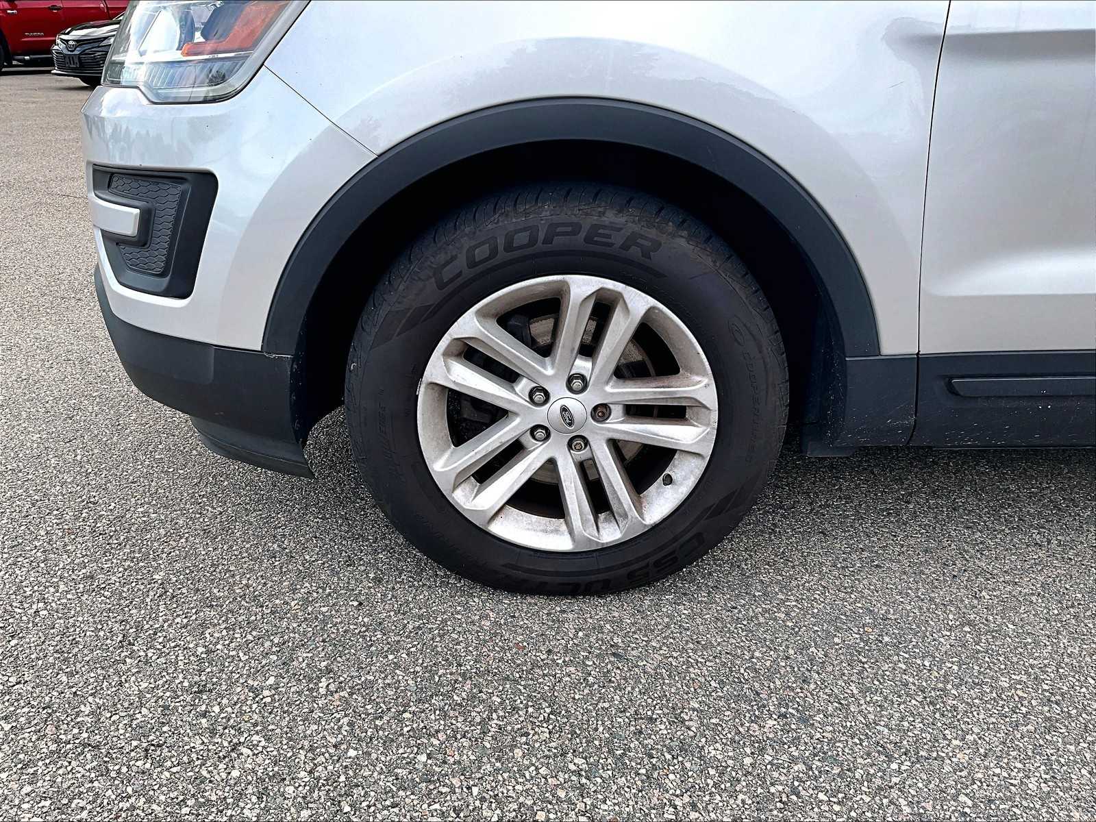 2016 Ford Explorer Base - Photo 4