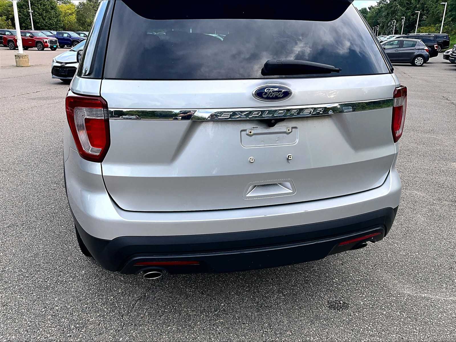 2016 Ford Explorer Base - Photo 7