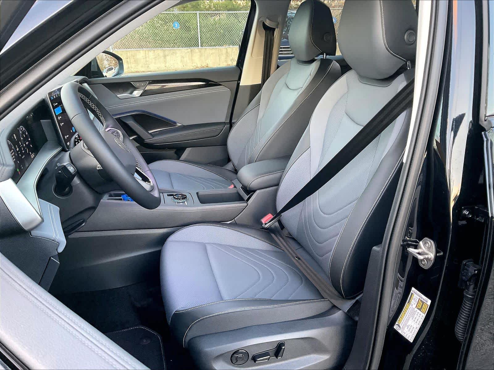 2026 Volkswagen Tiguan SE - Photo 11