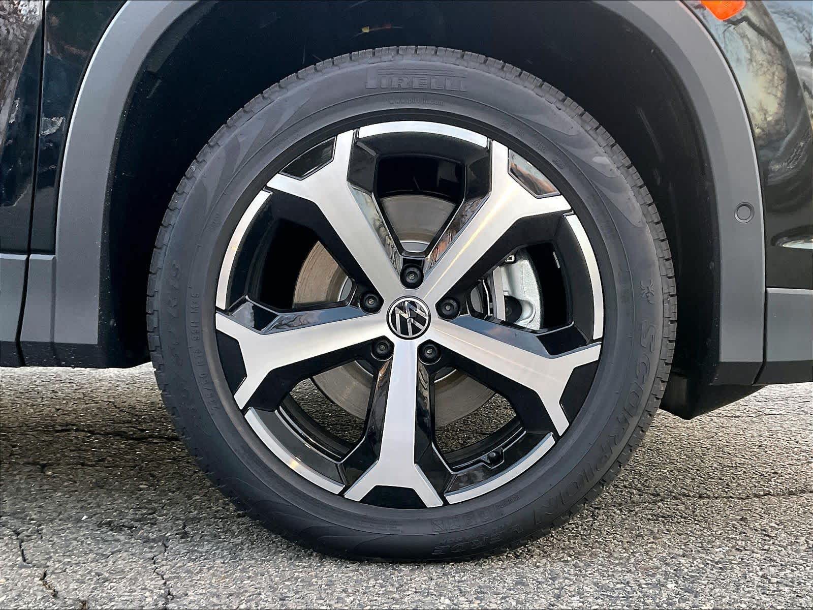 2026 Volkswagen Tiguan SE - Photo 8