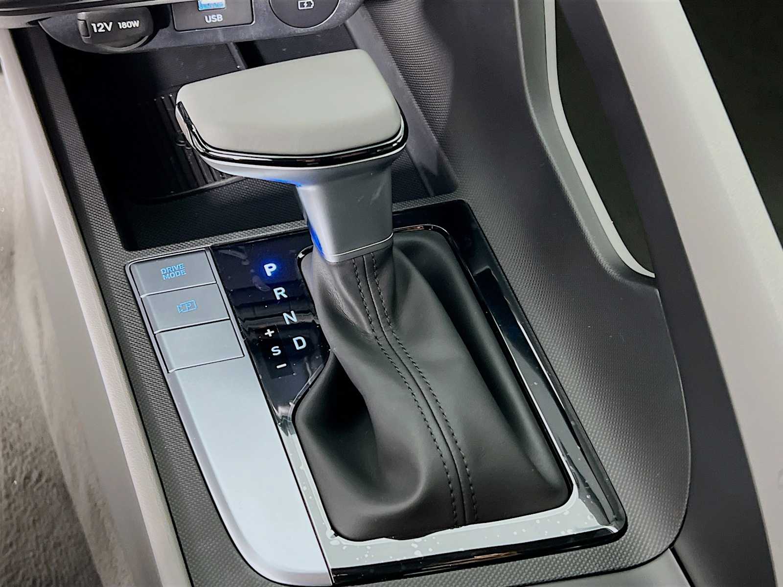 2025 Hyundai Elantra SEL Sport - Photo 11