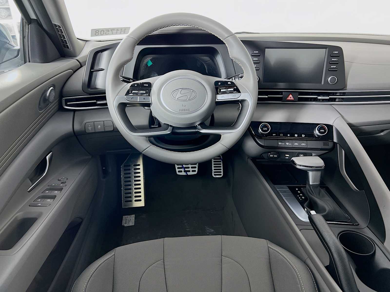 2025 Hyundai Elantra SEL Sport - Photo 14