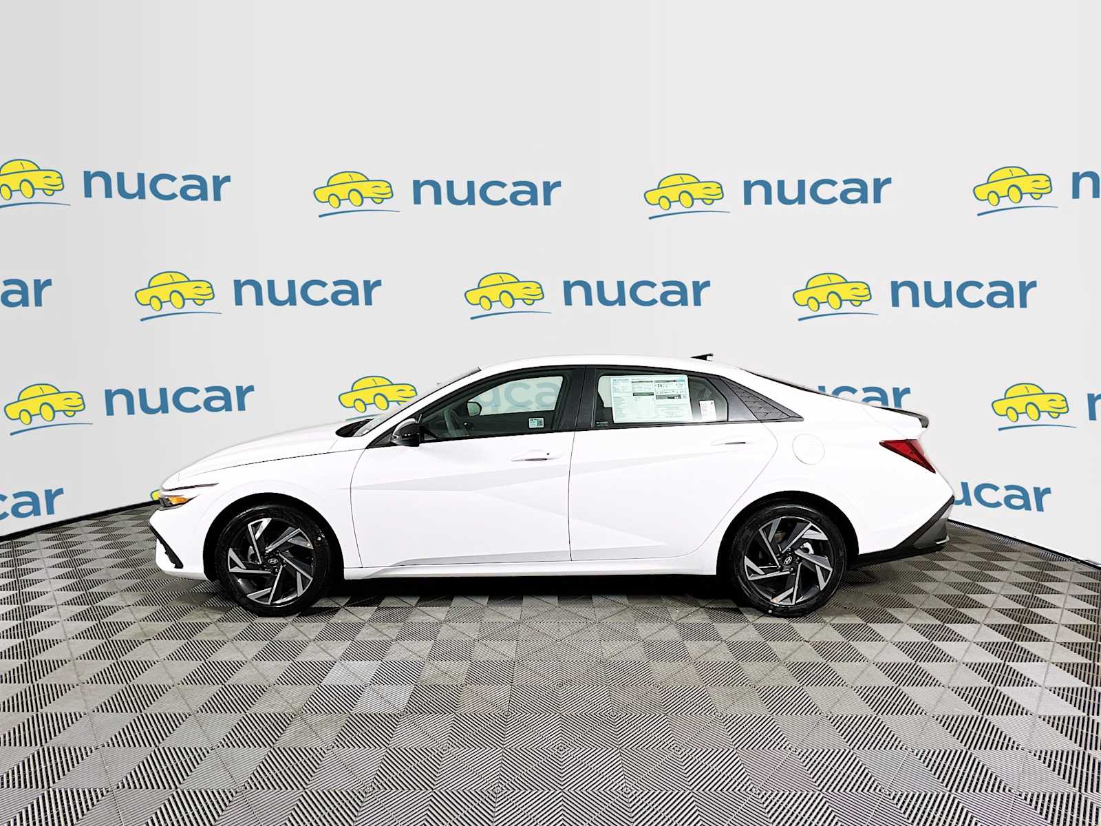 2025 Hyundai Elantra SEL Sport - Photo 3