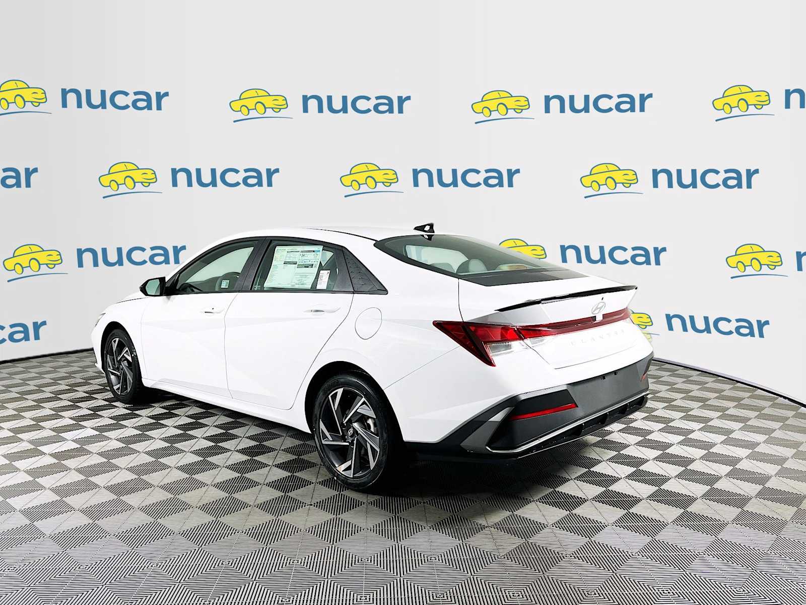 2025 Hyundai Elantra SEL Sport - Photo 4