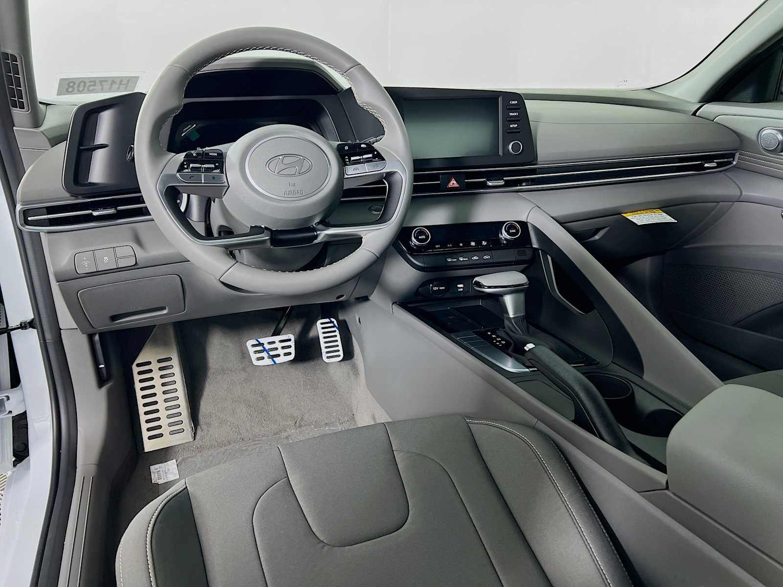 2025 Hyundai Elantra SEL Sport - Photo 6