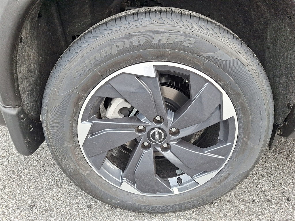 2026 Nissan Rogue SV - Photo 5