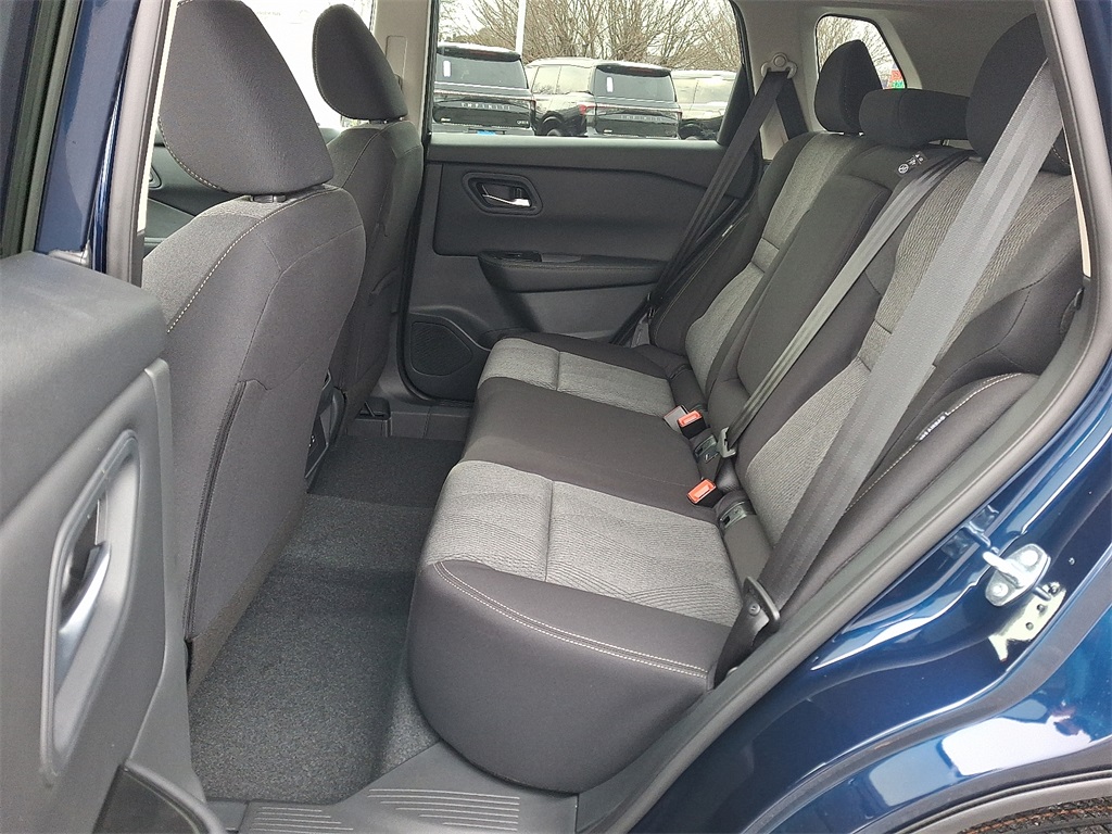 2026 Nissan Rogue SV - Photo 6