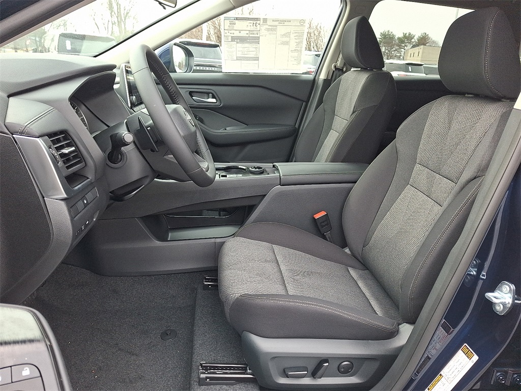 2026 Nissan Rogue SV - Photo 9