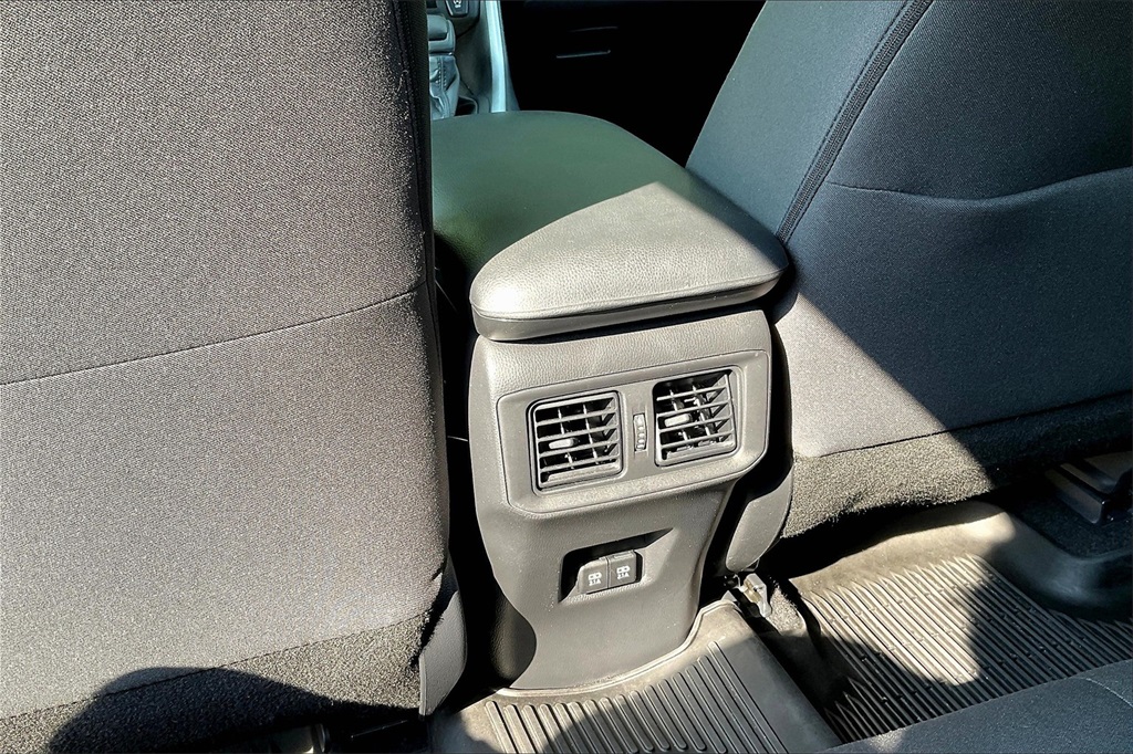2021 Toyota RAV4 XLE - Photo 28