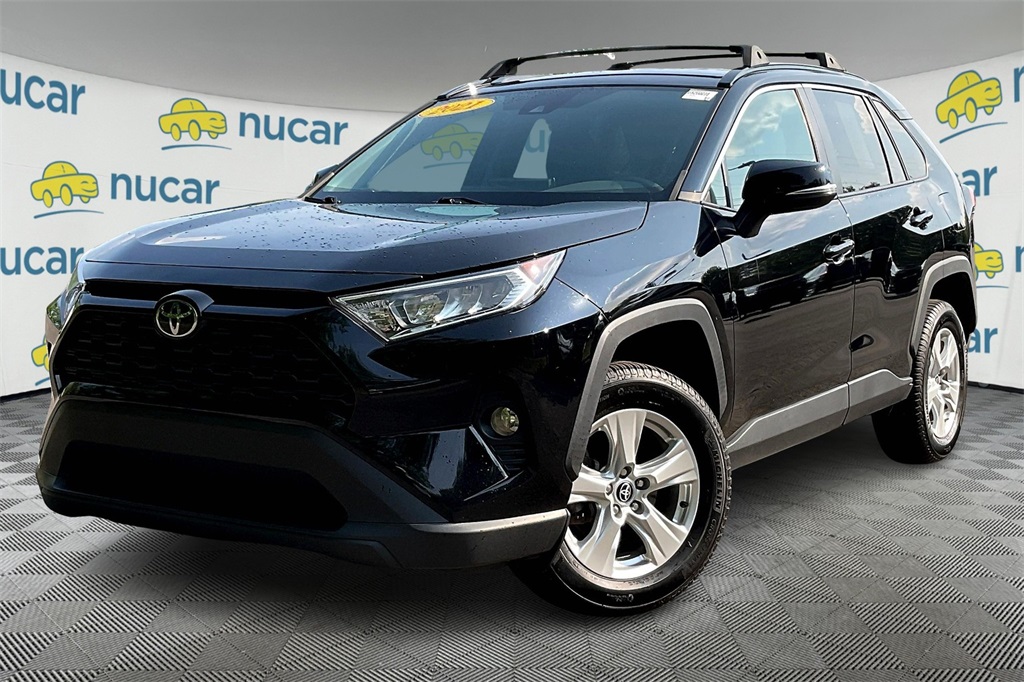 2021 Toyota RAV4 XLE - Photo 3