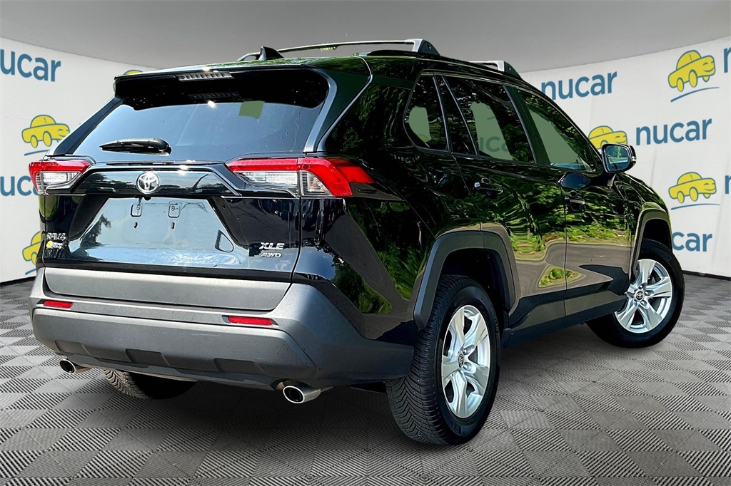 2021 Toyota RAV4 XLE - Photo 6