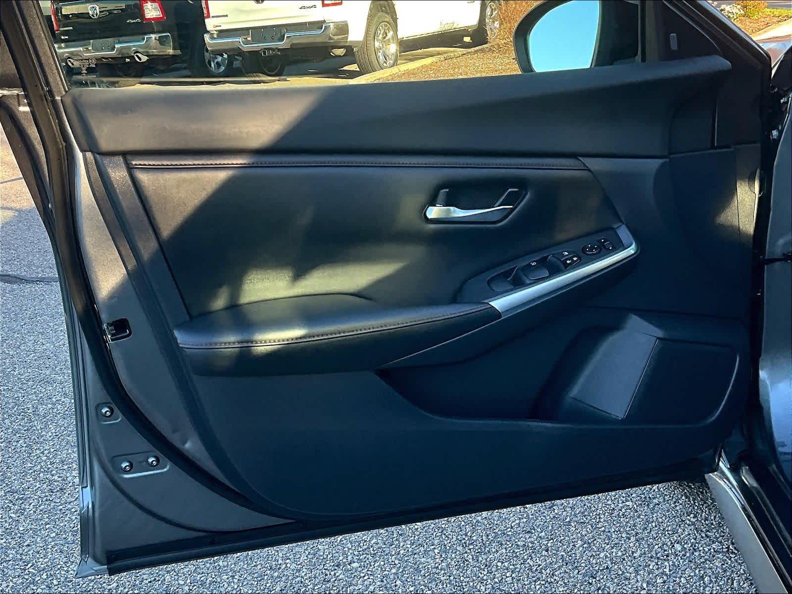 2022 Nissan Sentra SR - Photo 9