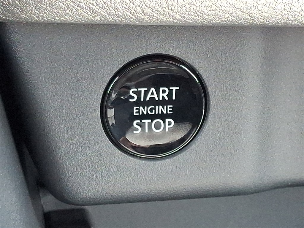 2025 Nissan Rogue S - Photo 15