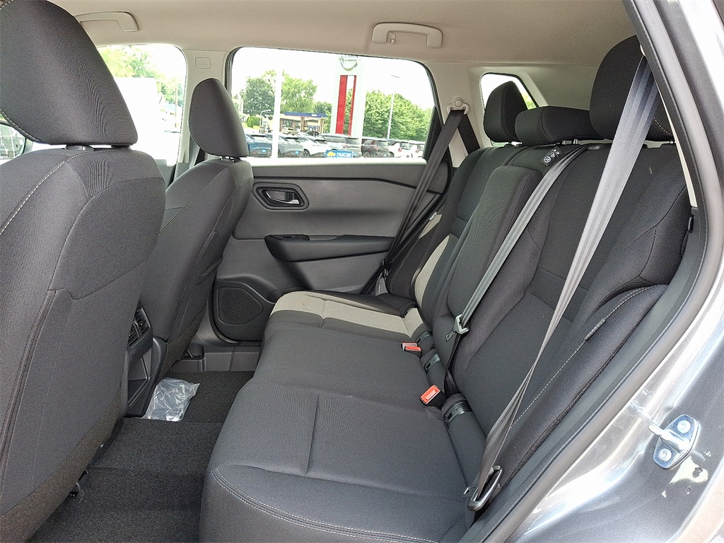 2025 Nissan Rogue S - Photo 6
