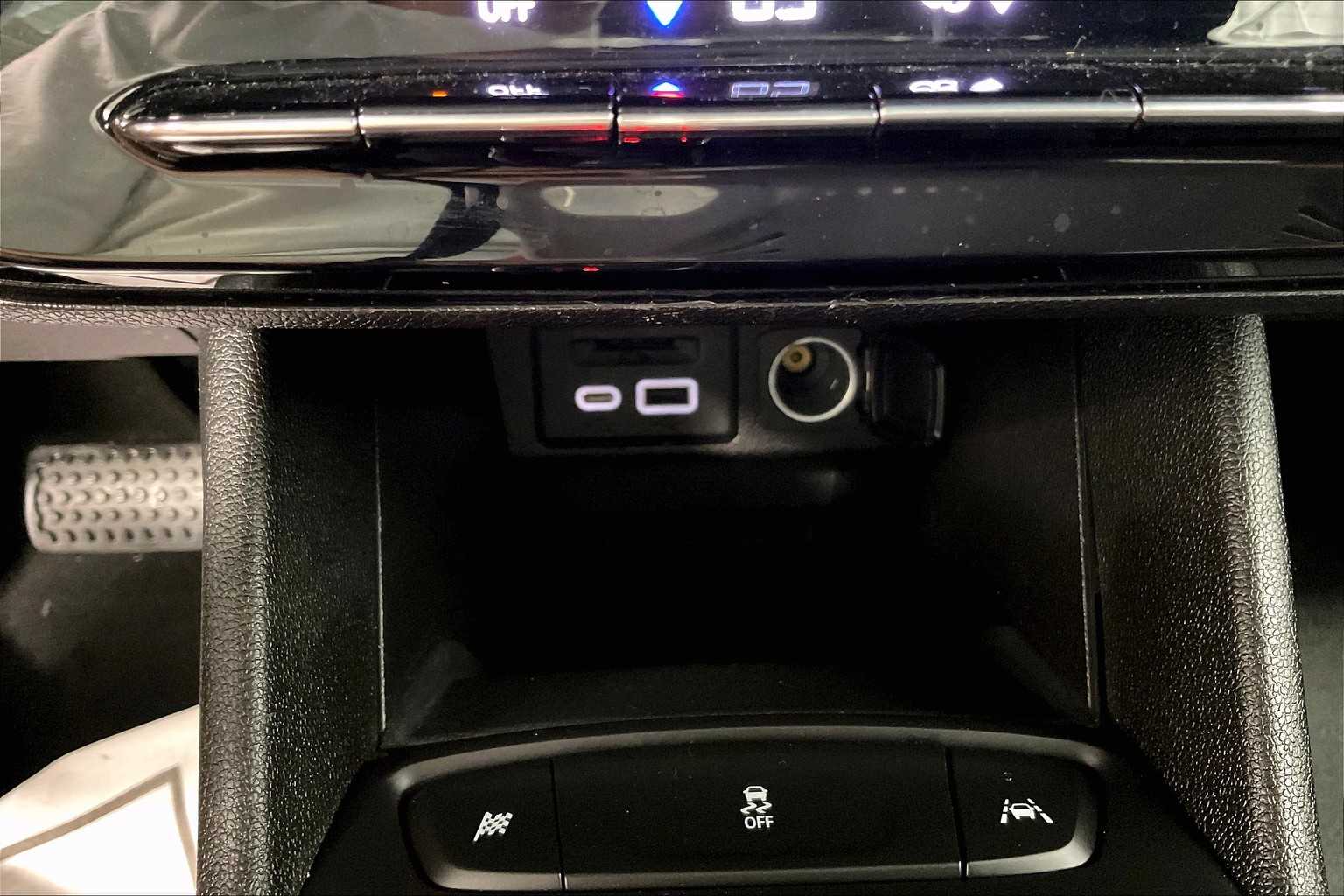2023 Chevrolet Bolt EV 1LT - Photo 25