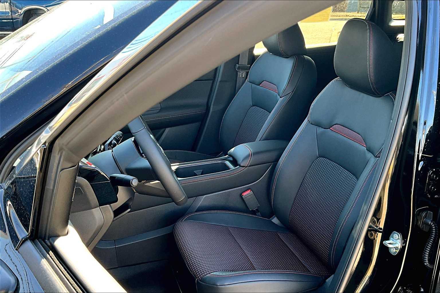 2025 Nissan Kicks SR - Photo 11