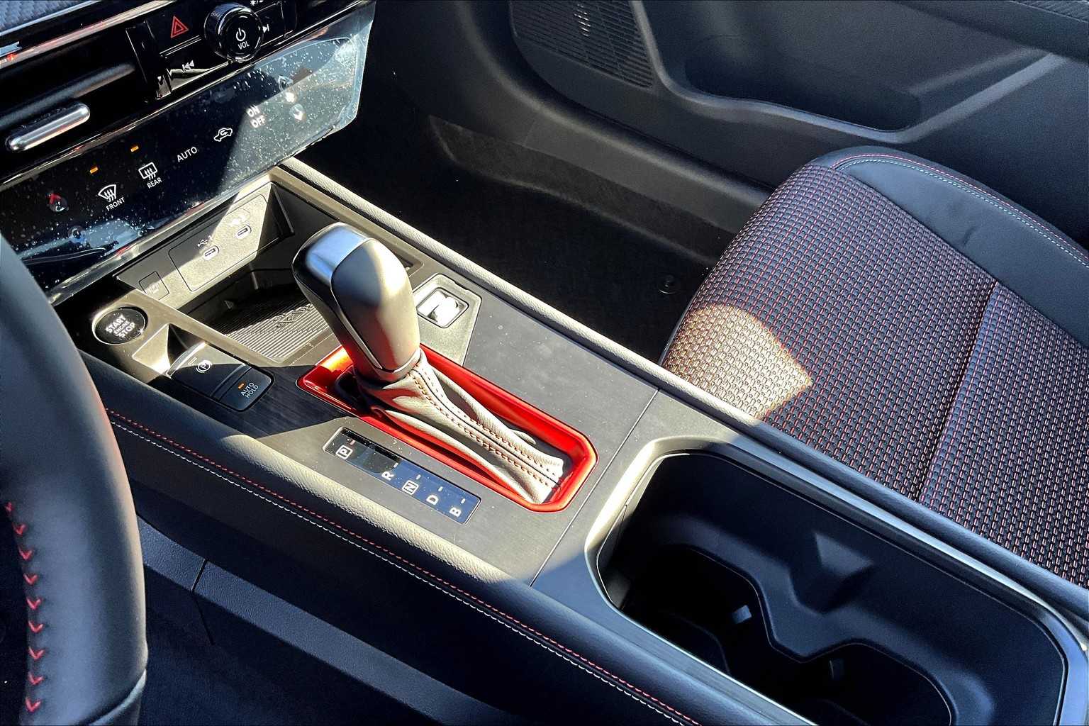 2025 Nissan Kicks SR - Photo 14