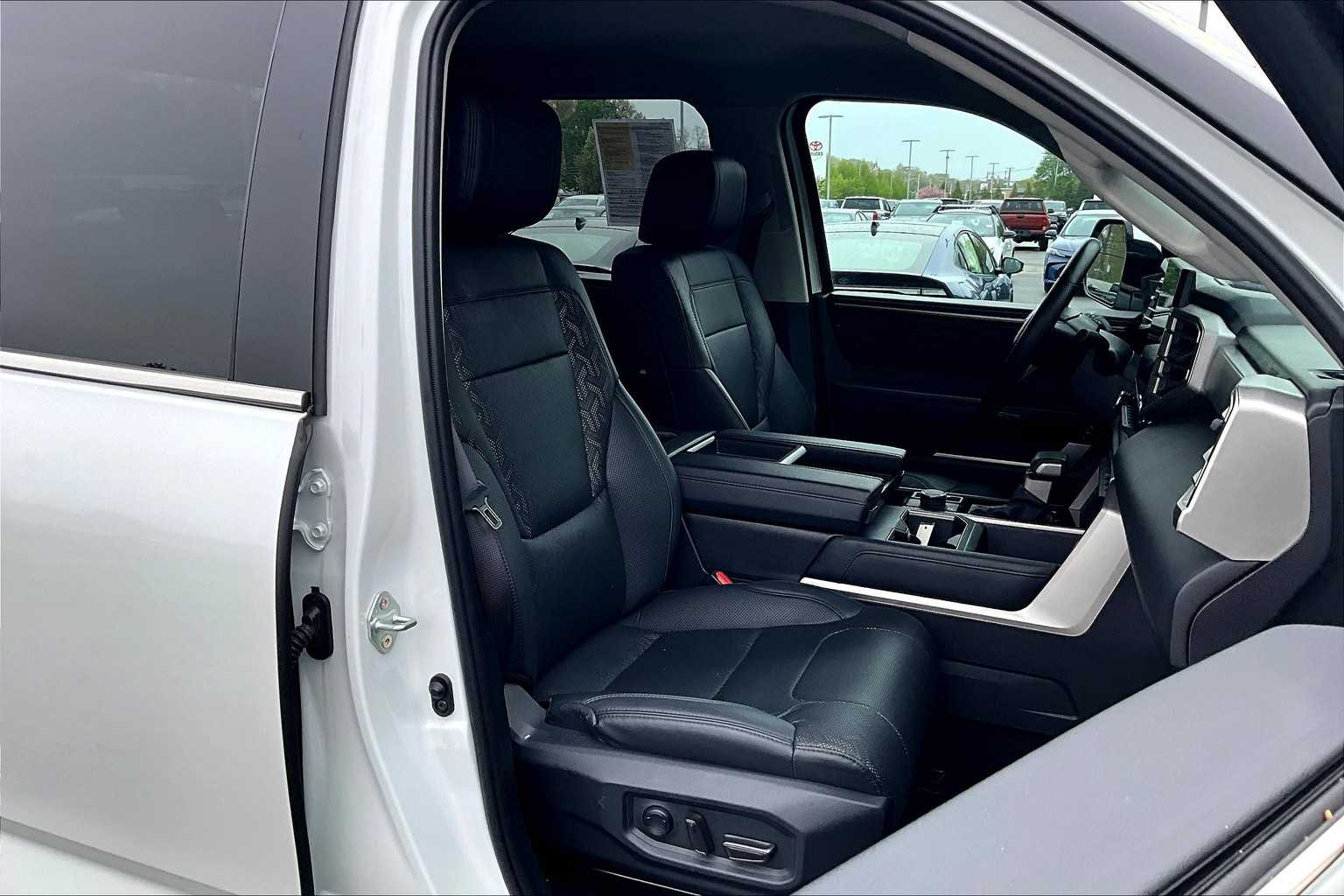 2024 Toyota Tundra Limited - Photo 11