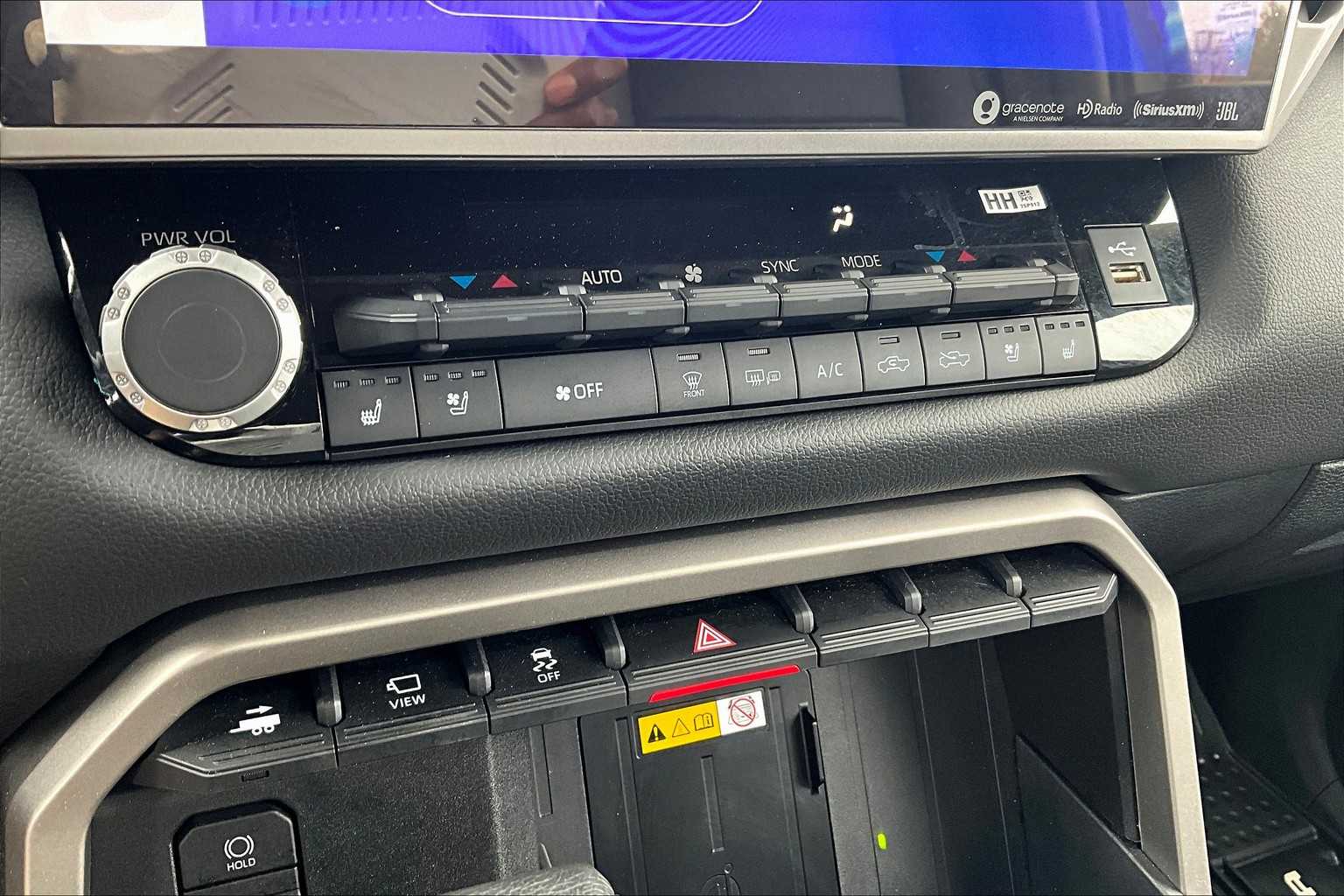 2024 Toyota Tundra Limited - Photo 26