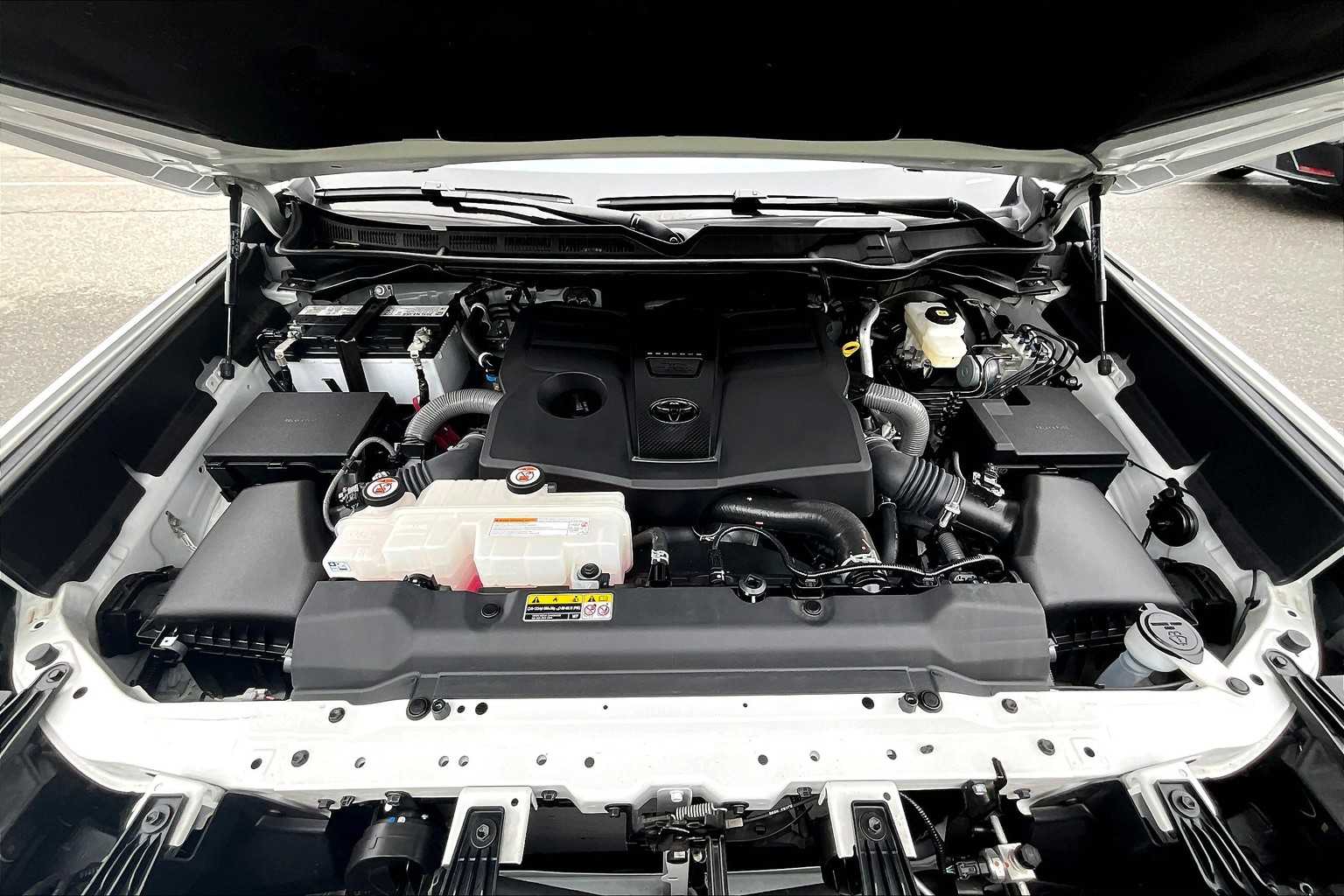2024 Toyota Tundra Limited - Photo 30