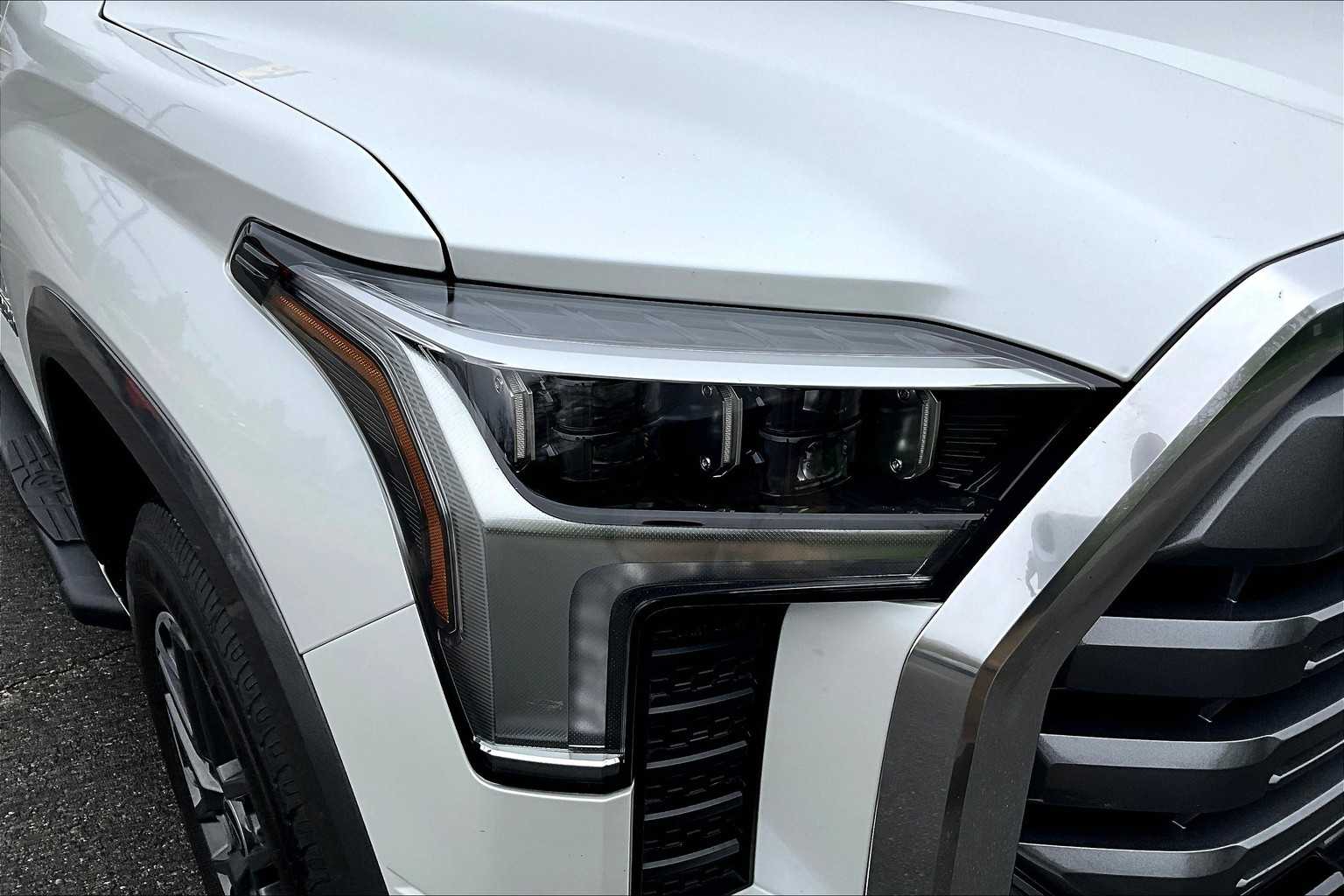 2024 Toyota Tundra Limited - Photo 34