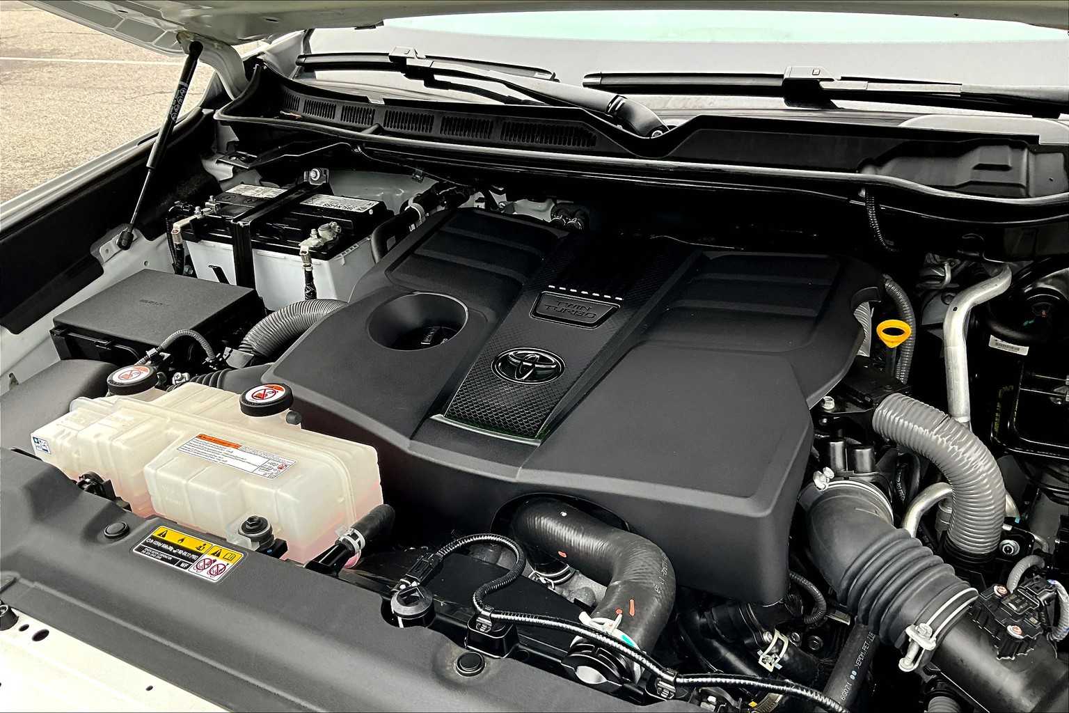 2024 Toyota Tundra Limited - Photo 36
