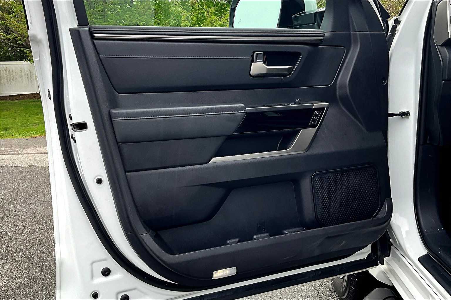 2024 Toyota Tundra Limited - Photo 9