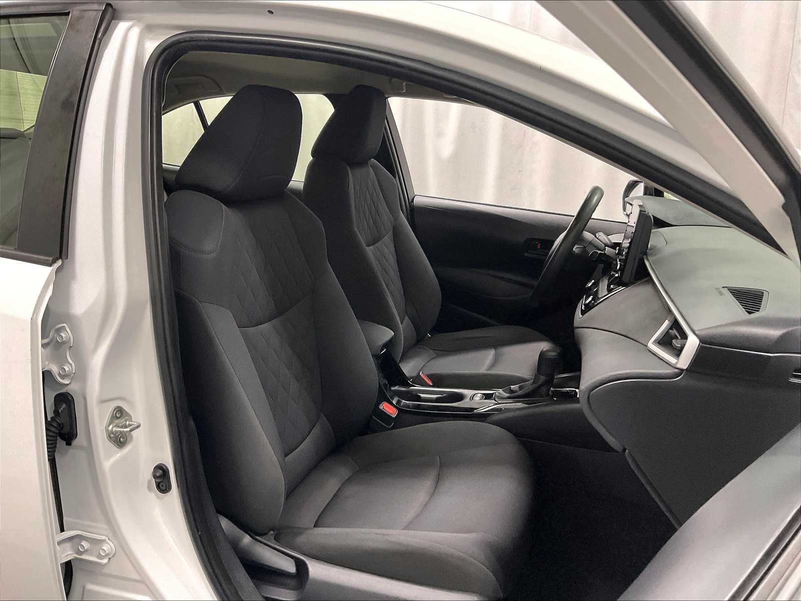 2022 Toyota Corolla LE - Photo 11