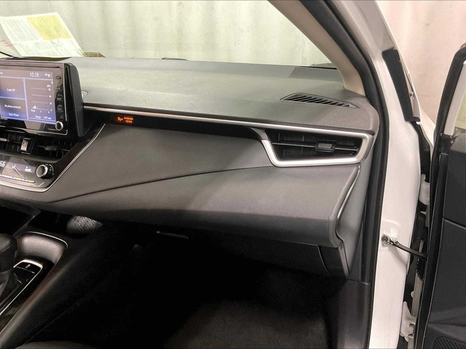 2022 Toyota Corolla LE - Photo 13