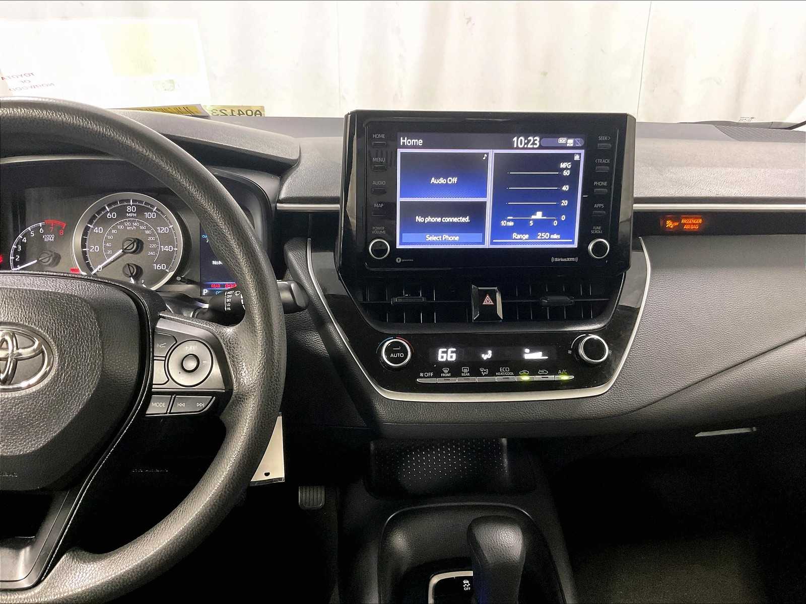 2022 Toyota Corolla LE - Photo 18