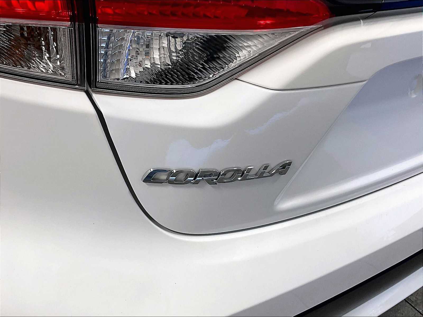 2022 Toyota Corolla LE - Photo 27