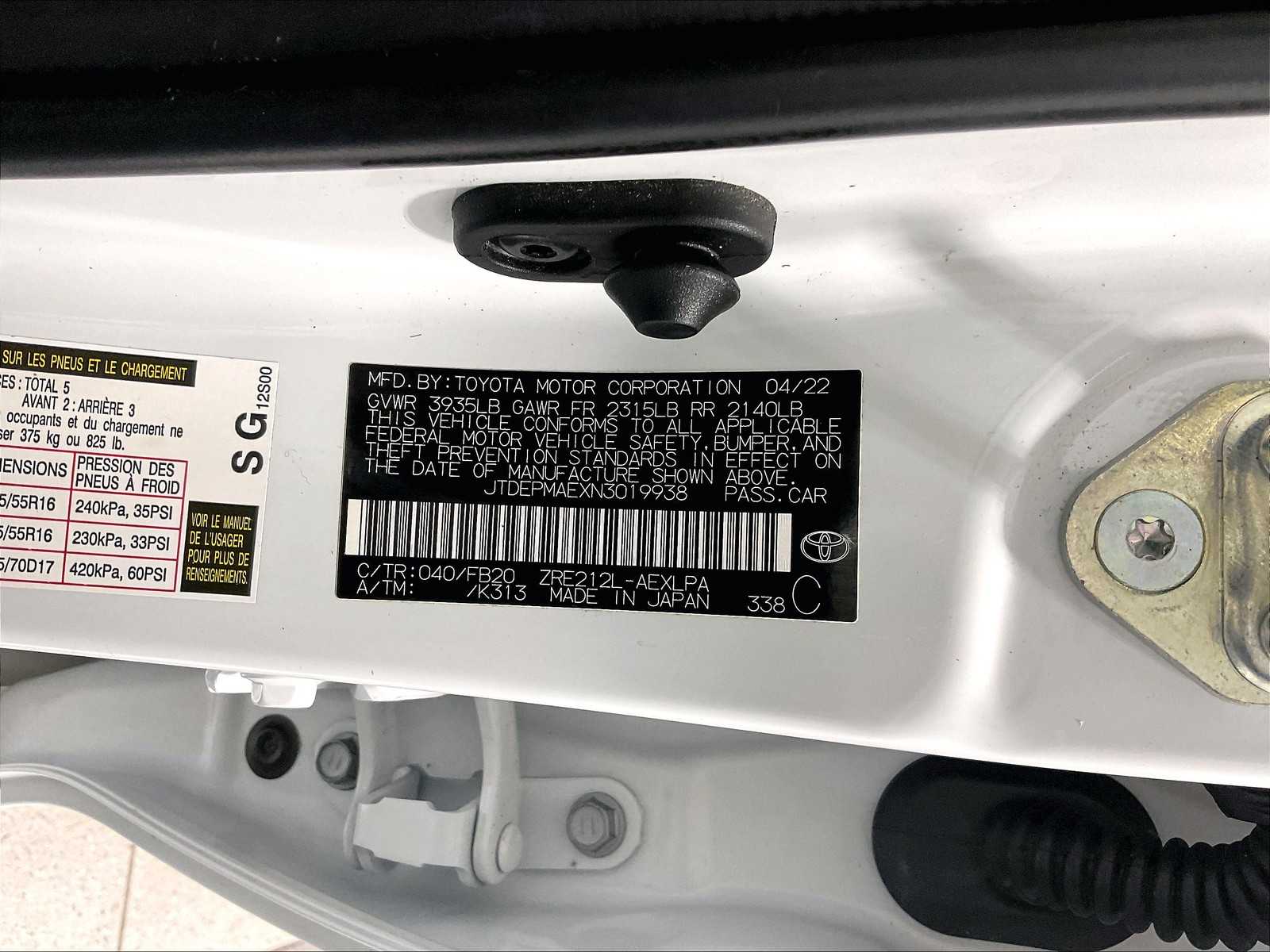 2022 Toyota Corolla LE - Photo 32