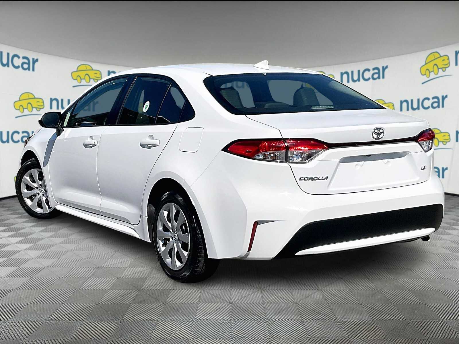 2022 Toyota Corolla LE - Photo 4