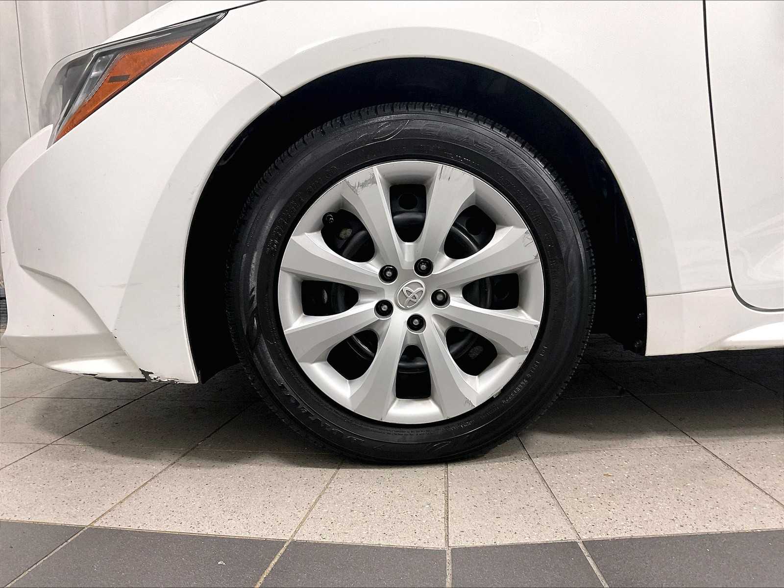 2022 Toyota Corolla LE - Photo 7
