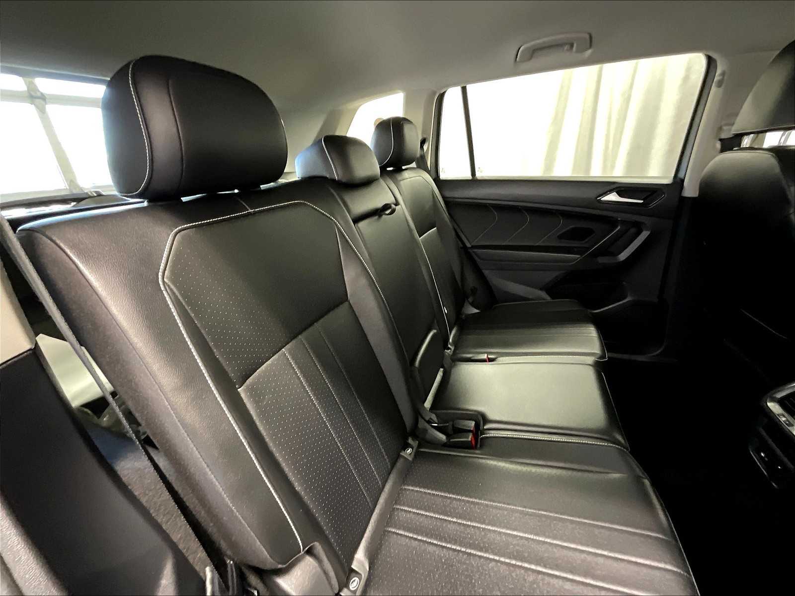 2022 Volkswagen Tiguan SE - Photo 16