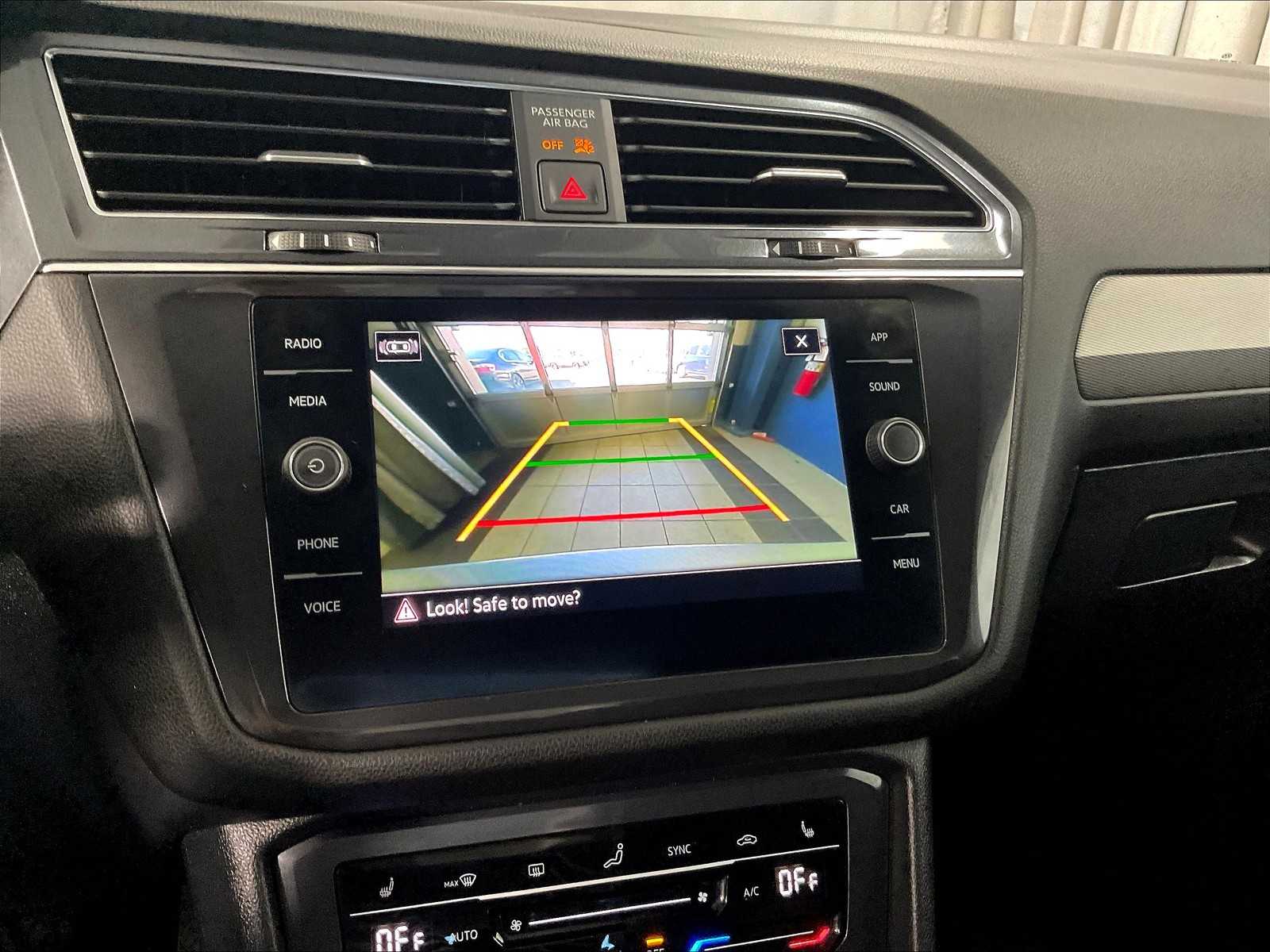 2022 Volkswagen Tiguan SE - Photo 19