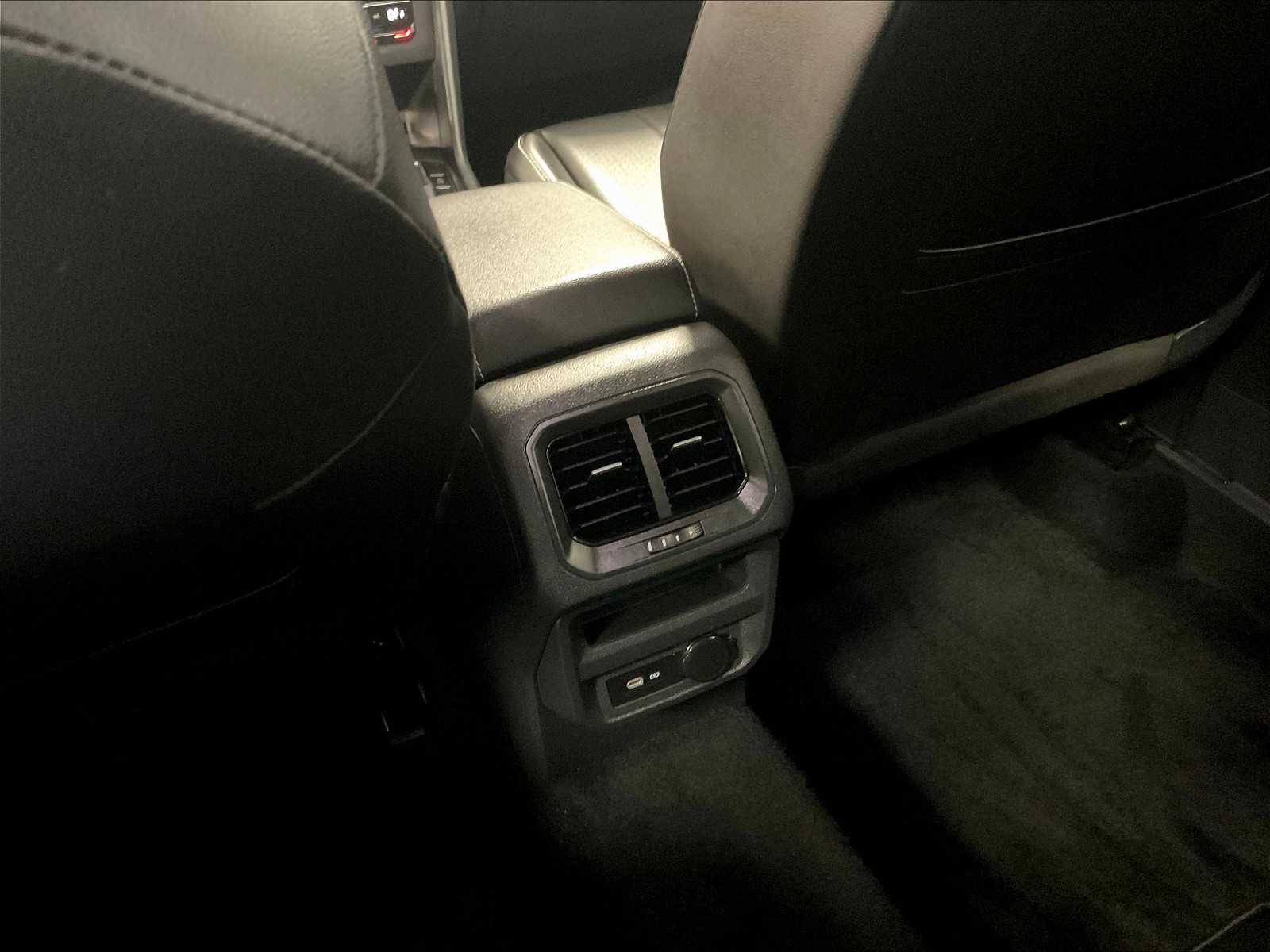2022 Volkswagen Tiguan SE - Photo 27
