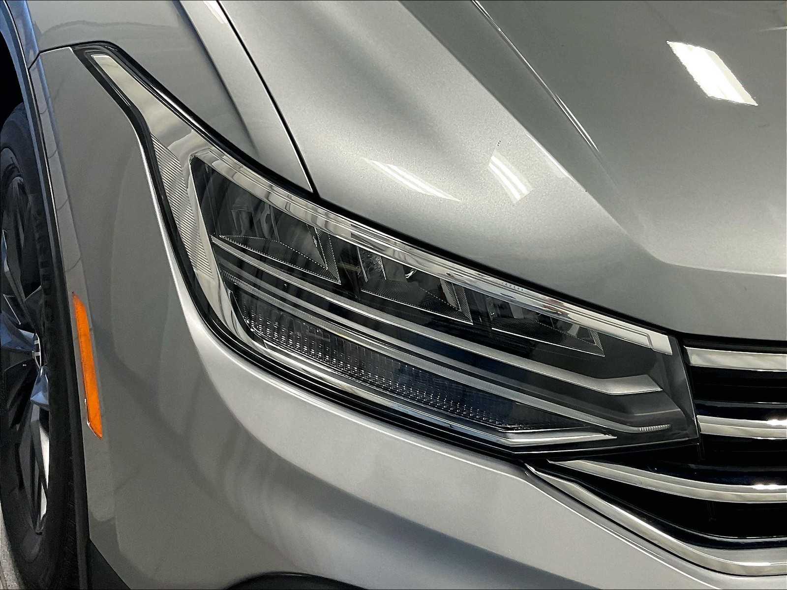 2022 Volkswagen Tiguan SE - Photo 32