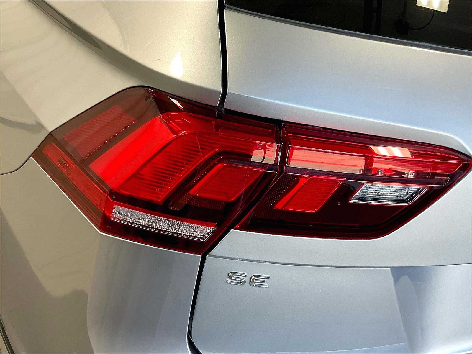 2022 Volkswagen Tiguan SE - Photo 33